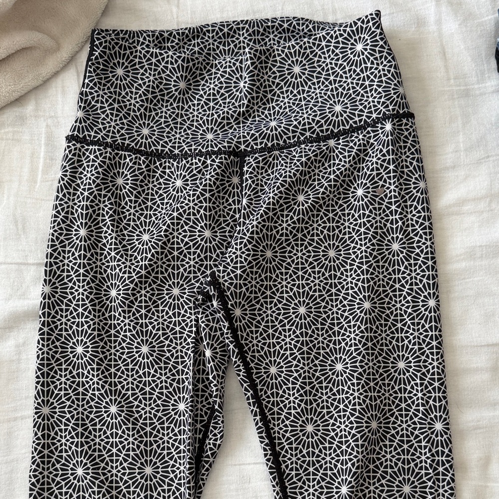 High-Waist Black & White Geometric Leggings Love Fitness Apparel